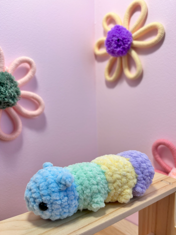 Nini La Petite Chenille – Image 2
